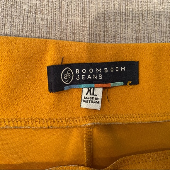 Mustard yellow pants - Picture 7 of 9